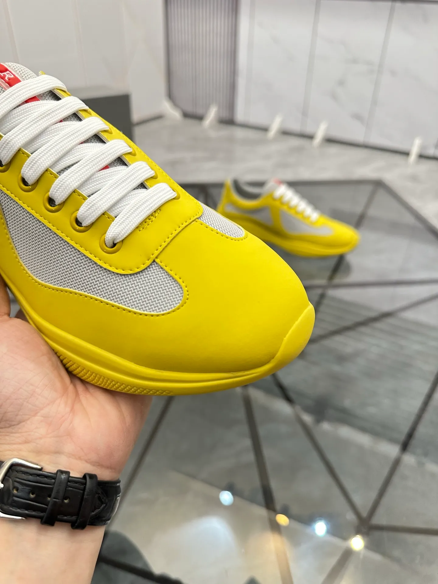 Men's shoes: 💰P360¥ Product trademark: Prada *"Prada*" low-top casual shoes Regular size: 35-47 (can be customized to 48) couple style Product materials: imported silk leather upper, breathable lining, original outsole. Number: 943